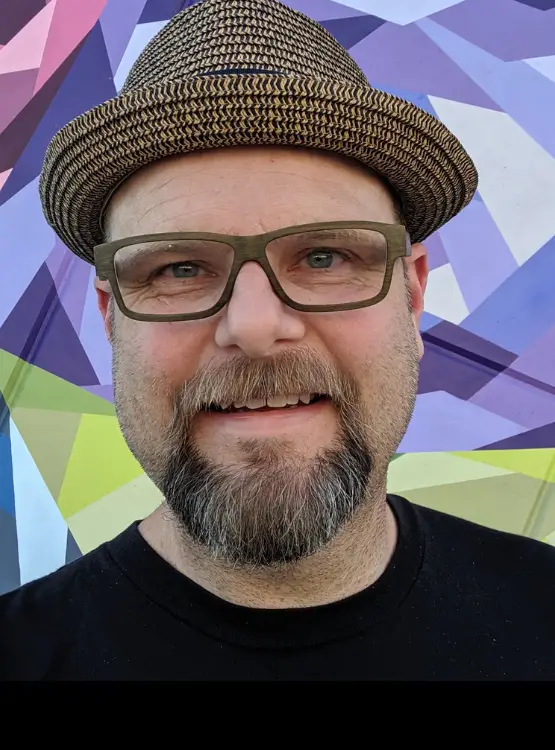 Alan Gratz
